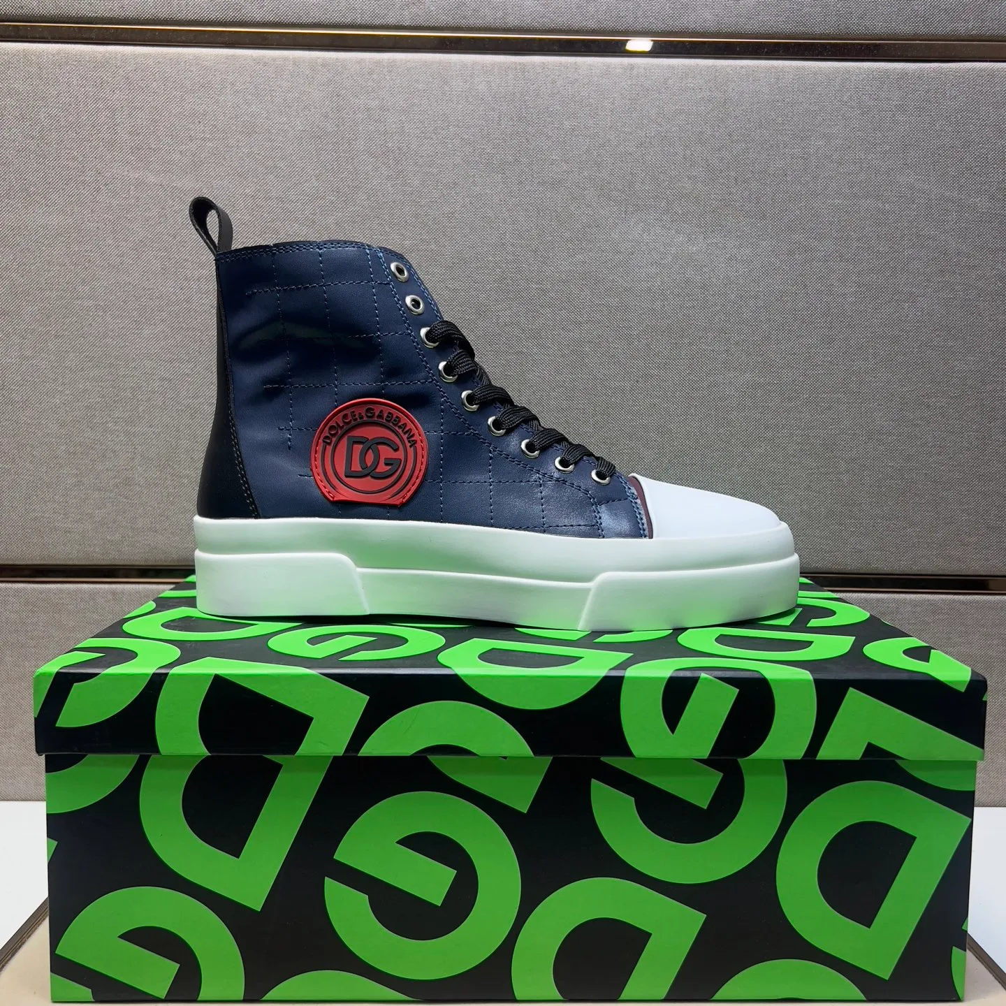 ⬛️Men's shoes 💰p440【DG～】Men's casual high-top shoes 2025z cabinet sales simultaneously 🔶Size: 38-44#️⃣ 🔷1 color🔜The upper is made of multi-material splicing ➕Genuine leather lining, comfortable and breathable, sole: original comfortable and wear-resistant outsole, ⚠️real thing📱photographed🎬real thing is better📢📢📢